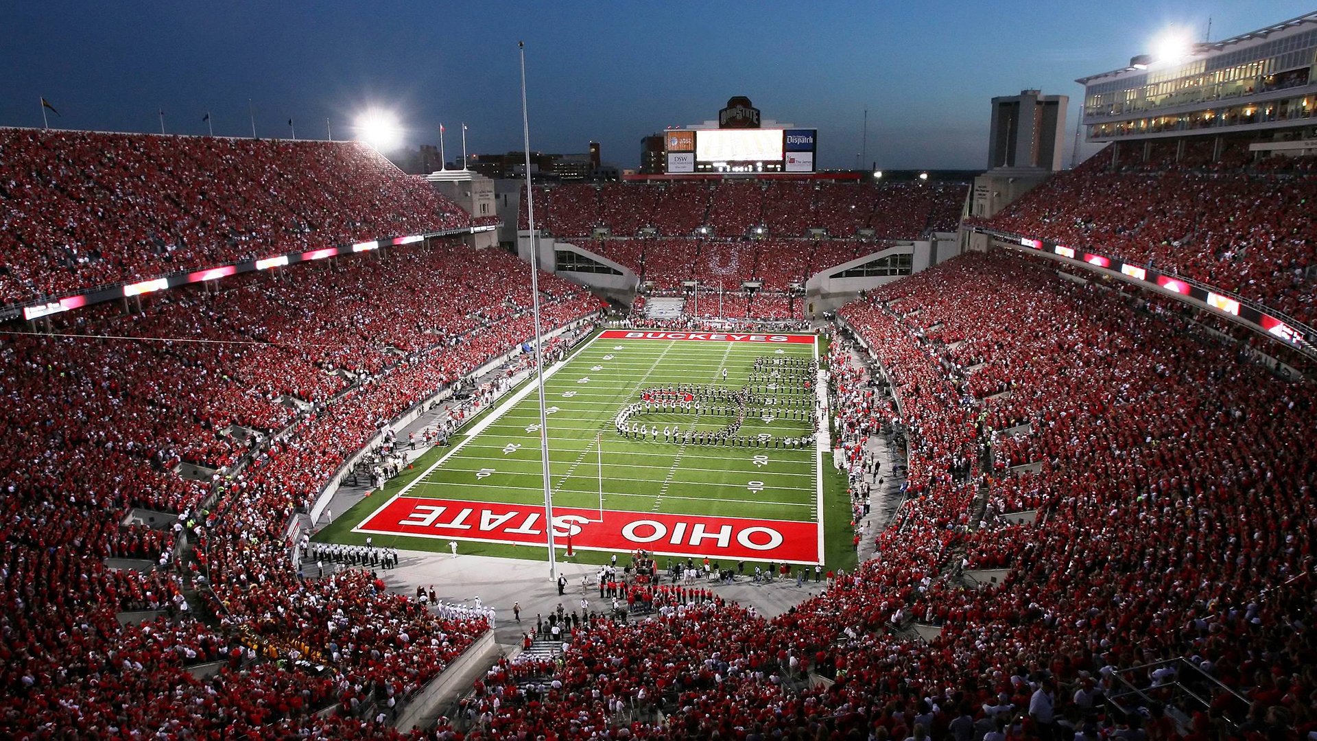 -传奇“多面手”球员：他们在欧冠舞台上的多重角色